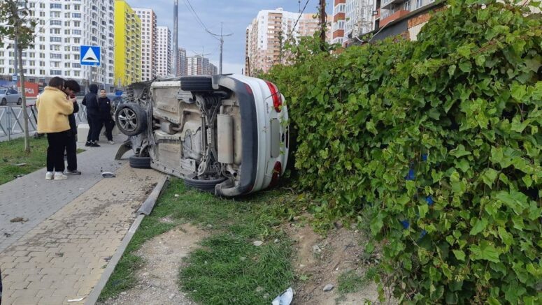    Фото с места ДТП: t.me/mvd_23