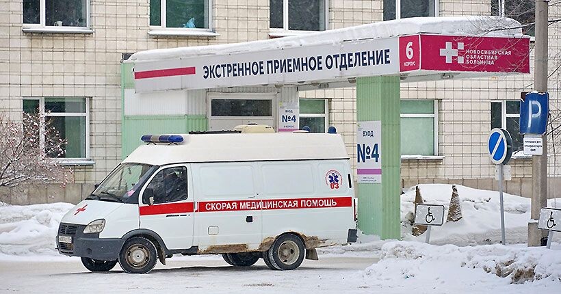 Бригада скорой должна привезти человека в больницу, где ему экстренно окажут помощь. А для этого нужны те, кто её окажет.