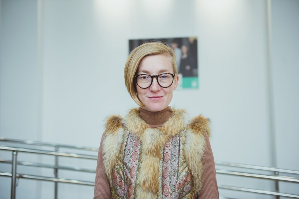 Бабичева Анастасия, автор обучающих программ для НКО и бизнеса, сертифицированный международный тренер программы равного консультирования Intentional Peer Support, модератор рабочей группы по созданию документов равного консультирования, Председатель Правления Ассоциации «Е.В.А.»