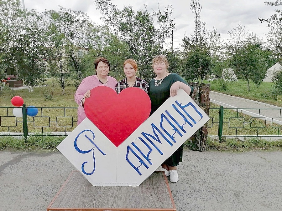 Фото: Елена Ревенок с членами семьи / Из личного архива семьи