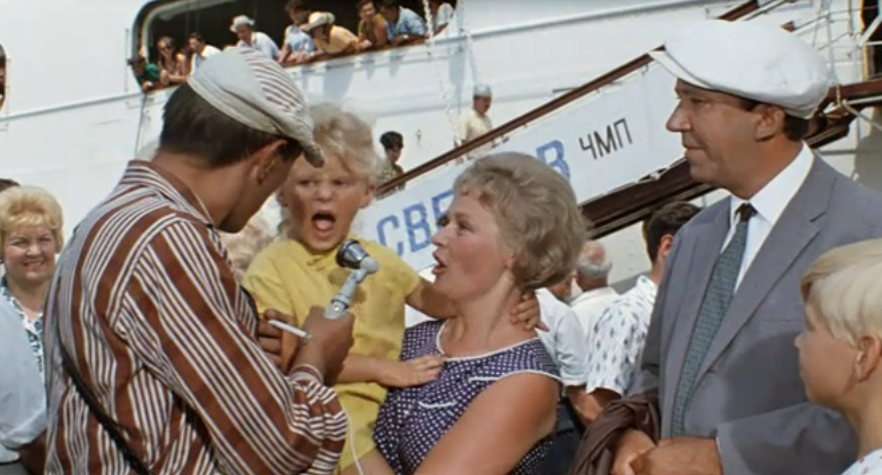 Кадр из кинофильма "Бриллиантовая рука".