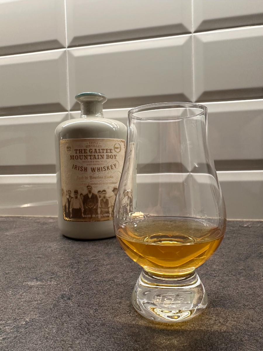 Цвет виски довольно приятный