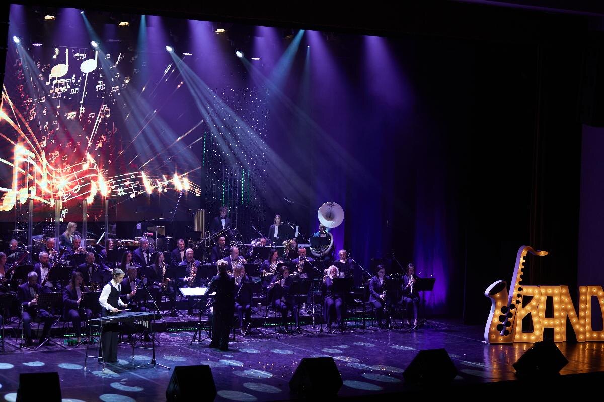    «Сургут Экспресс-Бэнд» отметил шестидесятилетие