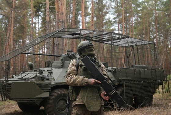    Военнослужащий подразделения РХБЗ группировки войск «Запад» в зоне проведения специальной военной операции