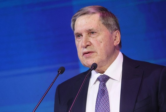    Помощник президента РФ Юрий Ушаков