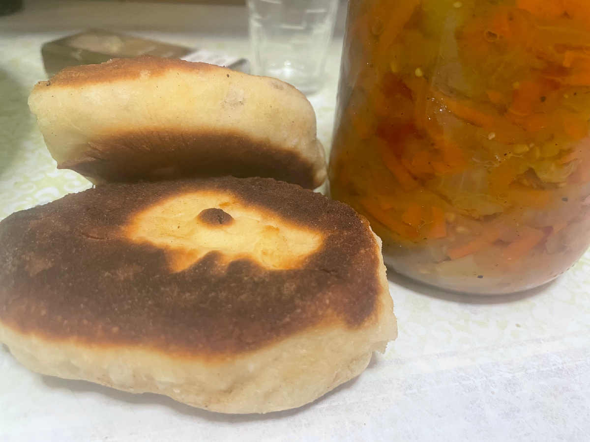 Пирожки и салатик овощной 