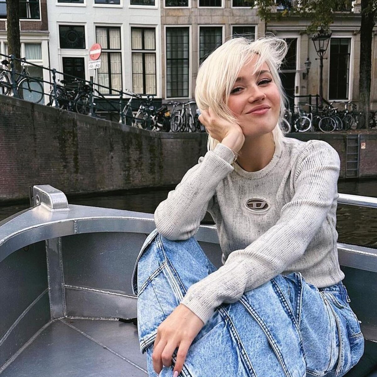    Клава Кока Социальные сети