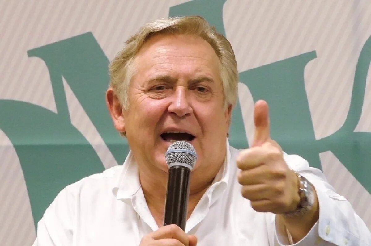    Юрий Стоянов признался, что иногда любит проучать телефонных мошенников