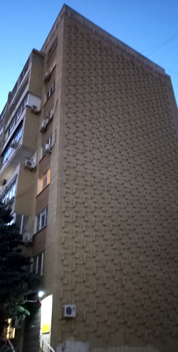 Дом 102/105 в переулке Журавлёва в Ростове-на-Дону 