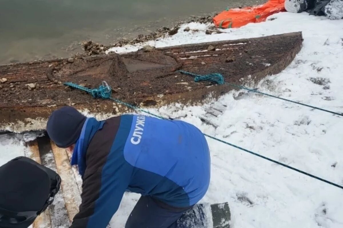    В Прикамье водолазы подняли кожух колеса парохода «Вера Фигнер» со дна реки