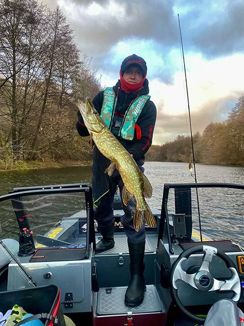    Большую часть улова рыбак отпускает. Главное – спортивный азарт