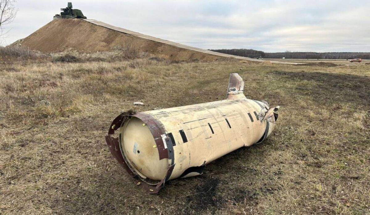     Обломок ракеты. Источник: gazeta.ru Автор фото: Пресс-служба Минобороны России