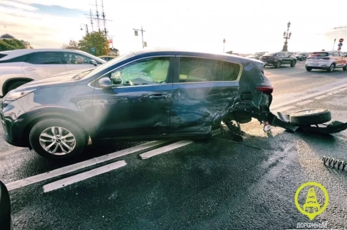    Одна из пострадавших от лихача машин.