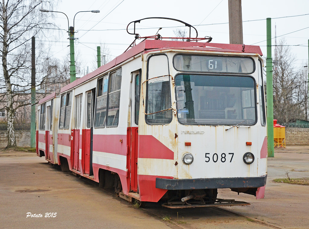 Музейный вагон ЛВС-97М номер 5087, фото 2015 года, источник фото https://transphoto.org/photo/801925, автор Potato 