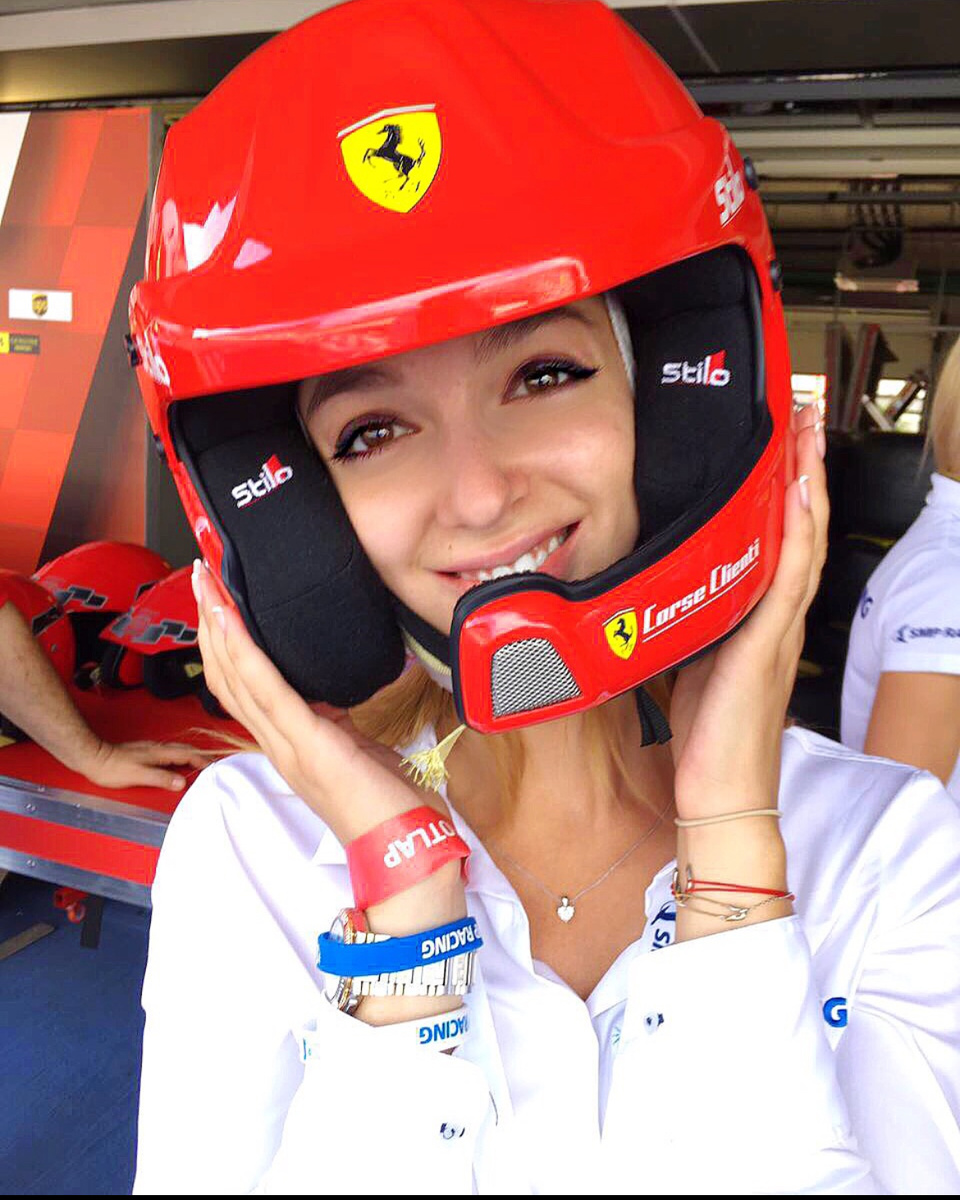    Автор блога после поездки за рулем Ferrari по треку Сочи Автодрома (фото из личного архива)