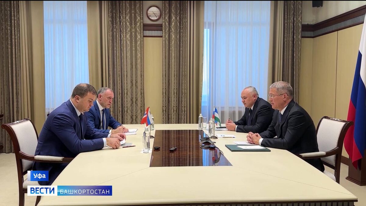    Глава Башкирии встретился с губернатором Омской области