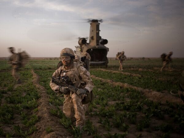    © AP Photo / Gaz Faulkner, Royal Navy, ho