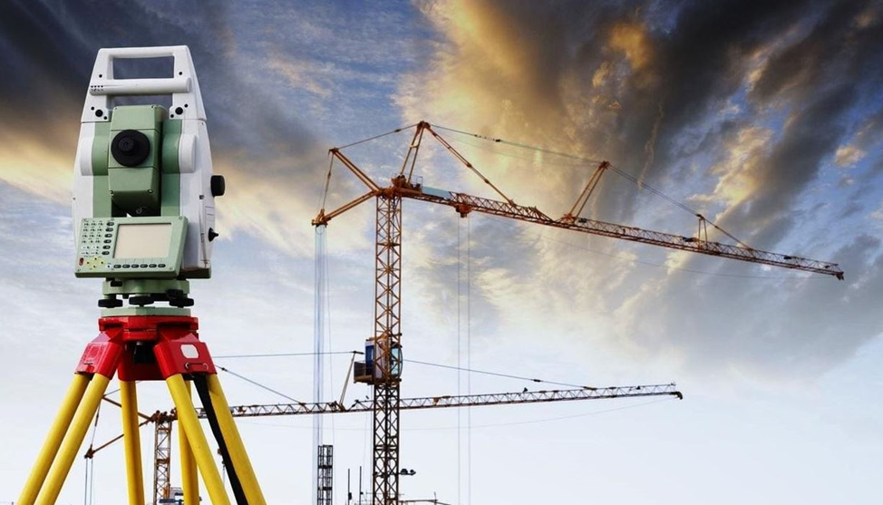 Геодезический мониторинг в ходе строительства. Фото из открытых источников Интернет, приведено только в качестве иллюстрации