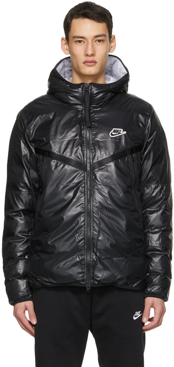 Nike Synthetic Fill Jacket. Вдохновленная дизайном культовой куртки Windrunner, модель имеет прямой крой и изготовлена из двухслойного материала Storm-FIT, обеспечивающего защиту от ветра и влаги. Выглядит этот пуховик реально круто и ходя по своему району вы будете выглядеть стильно. Такая модель обойдется в 10.000 рублей. <<< https://vk.com/negativshopping