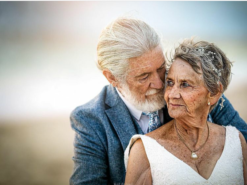 Любви все возрасты покорны