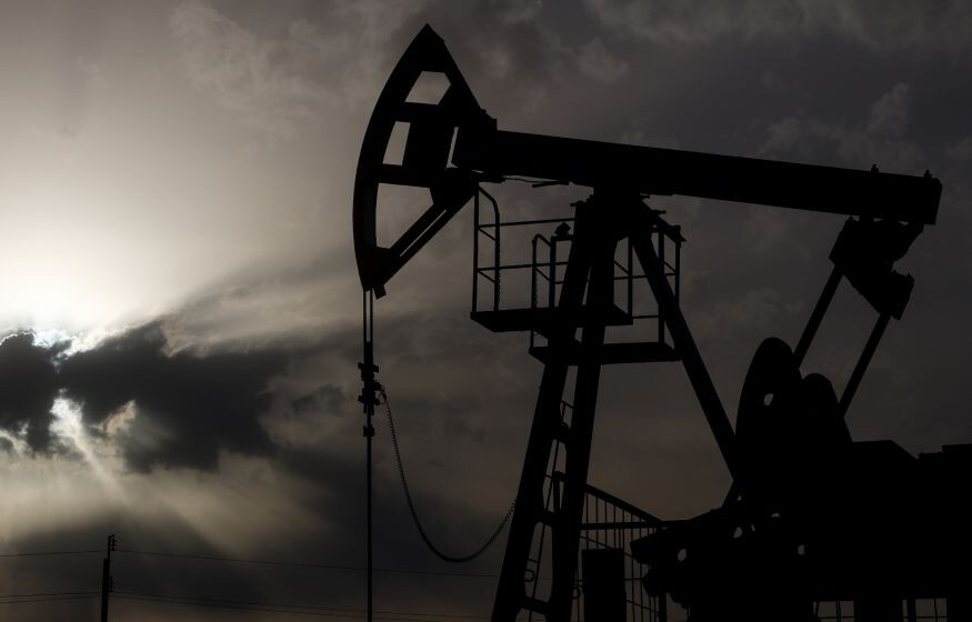    «Все пытаются достать до карманов русских и их природных ресурсов»: аналитик Руззарин