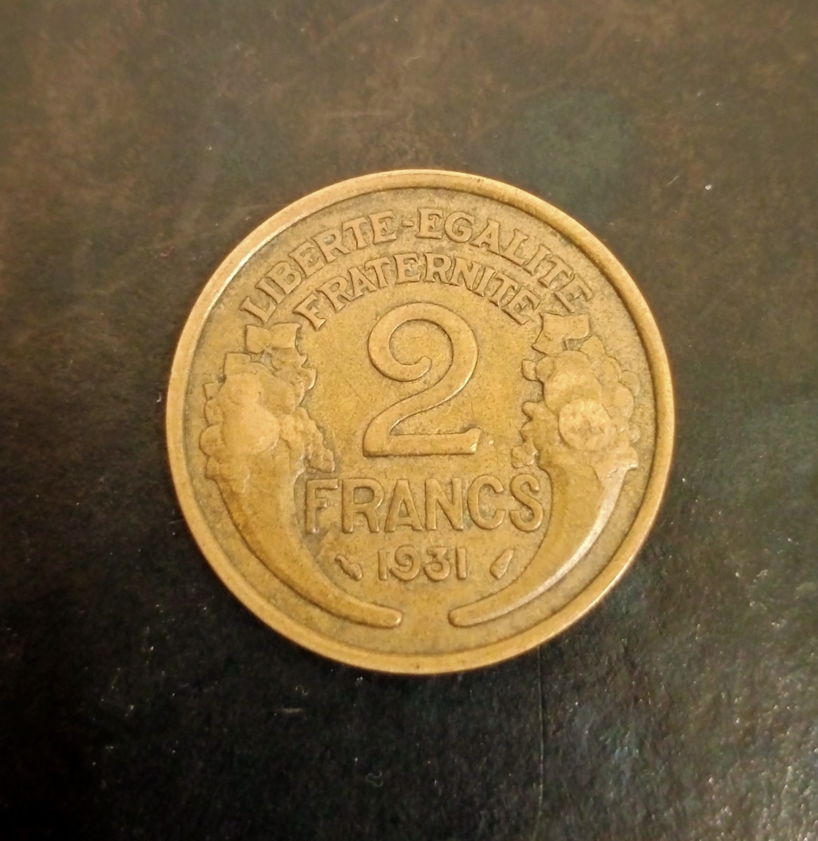 Аверс монеты достоинством 2 франка 1931г. Франция.