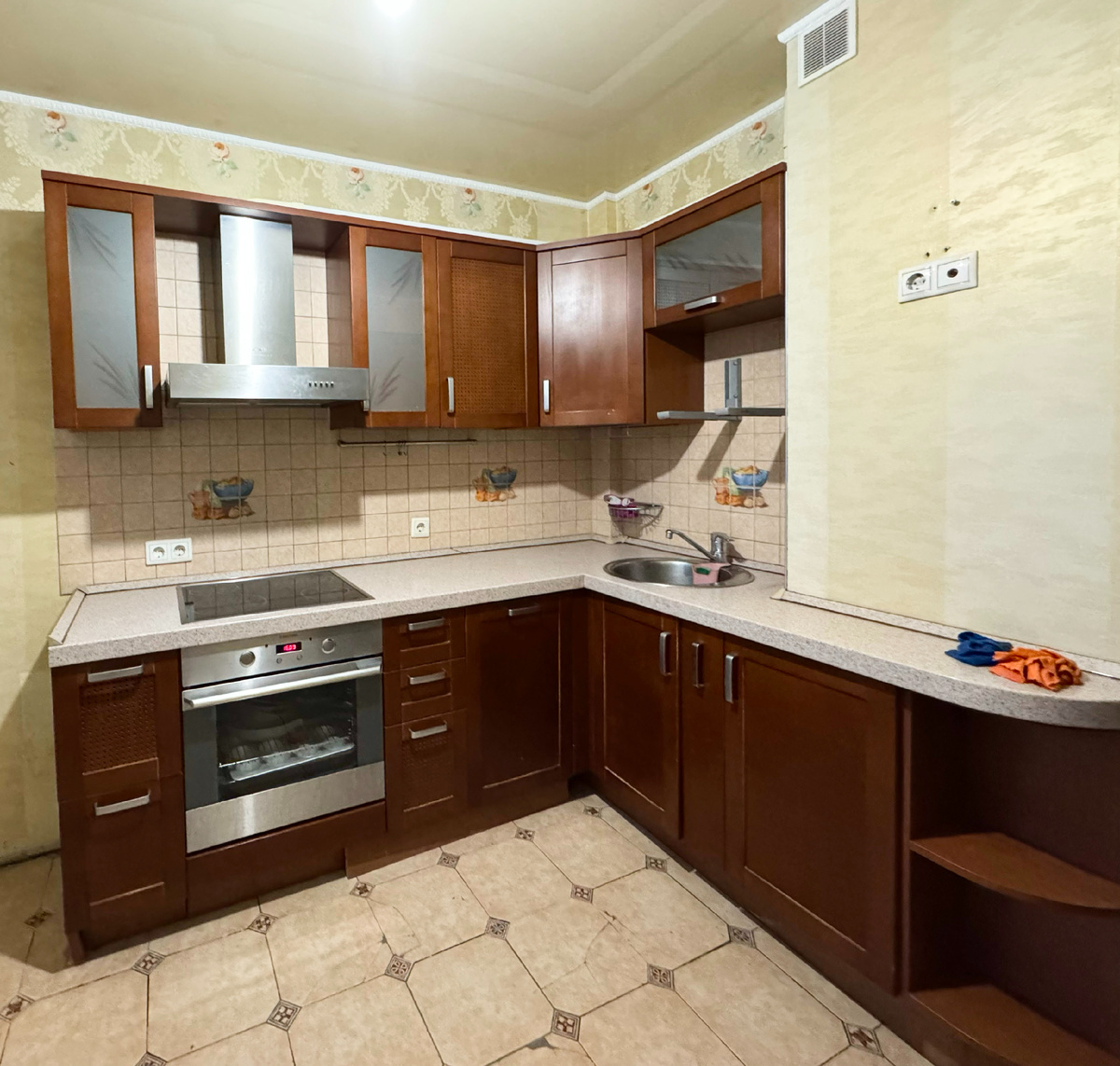 Стильные кухни которым более 20 лет. Классное качество, но это все устарело