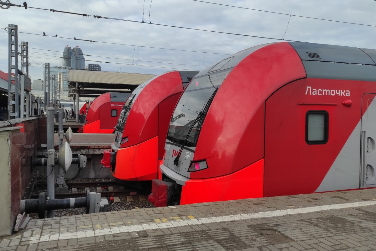 Самые скучные - "Ласточки". Ездить в них хорошо, но все они, на мой взгляд - безликие копии друг друга, ещё и морда у них не самая красивая.