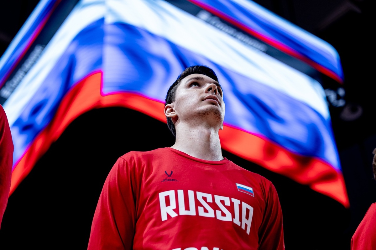 Макар Коновалов в игре за сборную России