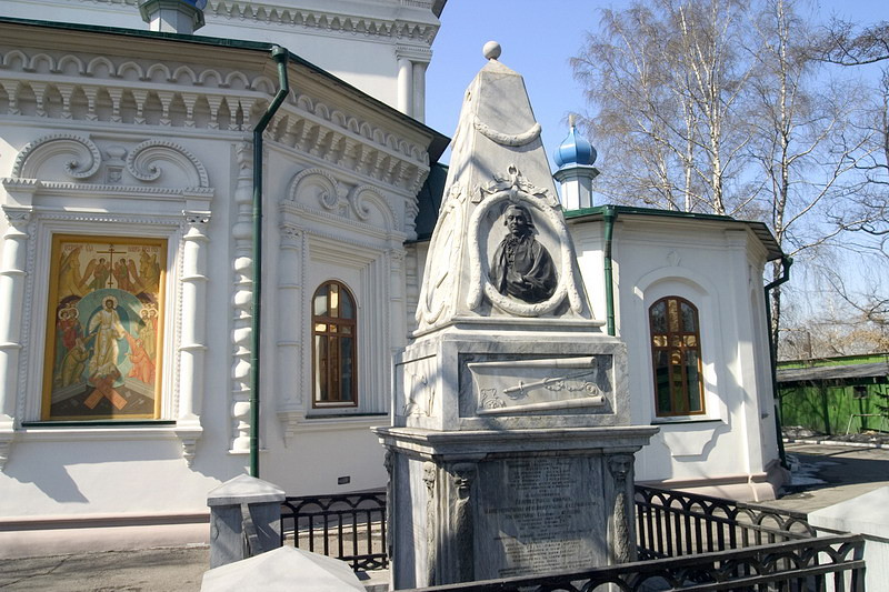 Могила Шелихова в ограде Знаменского монастыря в Иркутске. Фото с сайта https://dzen.ru/a/ZC-yx0HqoBtEAm6y. взято с Яндеккс.Картинки