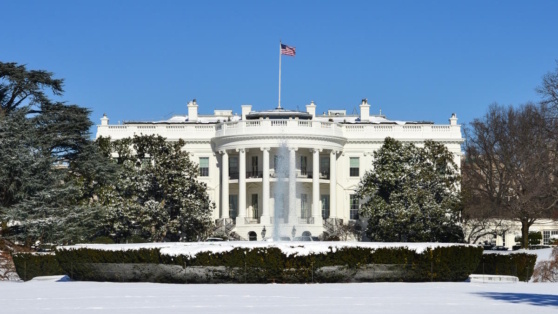    Трамп и Байден подписали меморандум о передаче власти Егор Гордеев