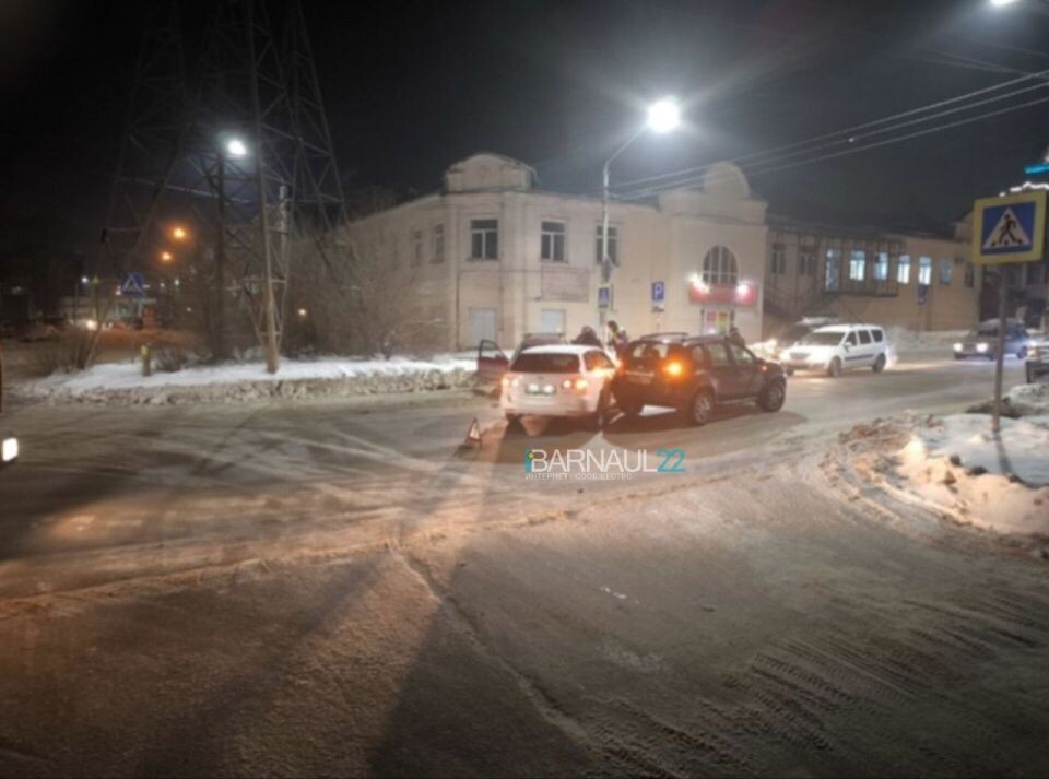    ДТП на Комсомольском проспекте . Источник: Barnaul 22