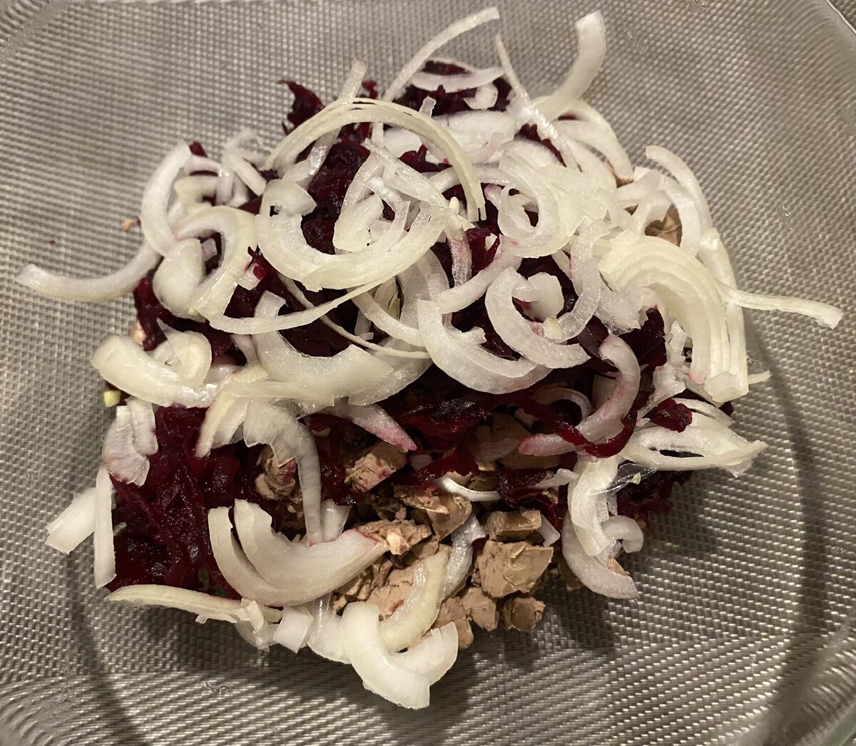 Приготовление салата из печени и свеклы. Фото автора