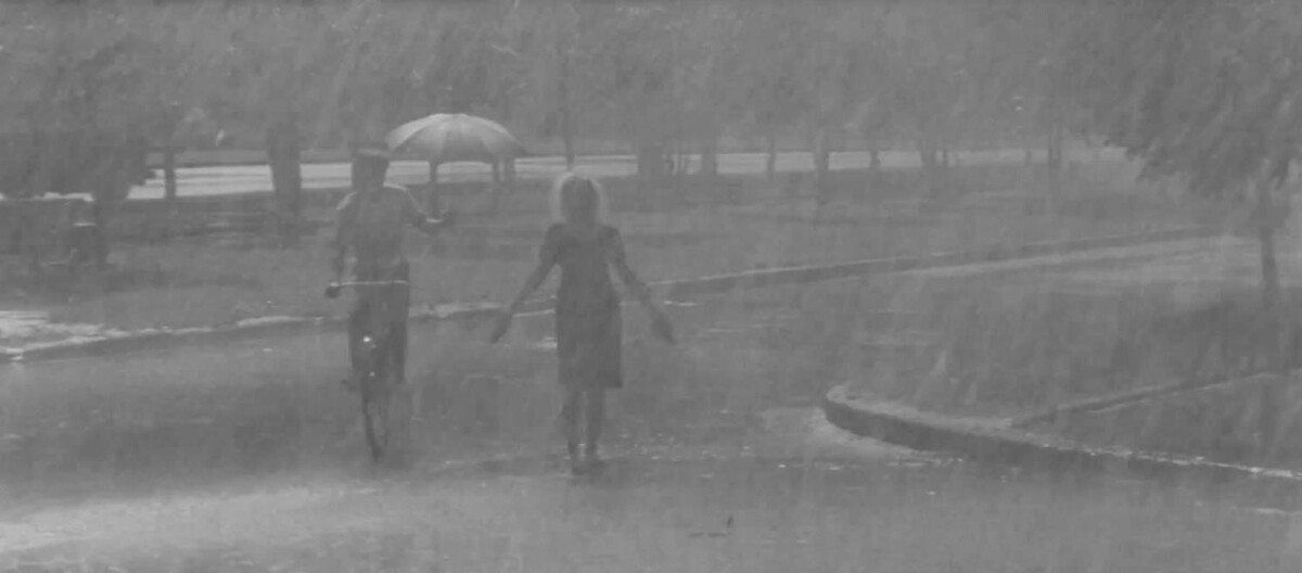    Кадр из фильма "Я шагаю по Москве" (1964, режиссёр Георгий Данелия, "Мосфильм")