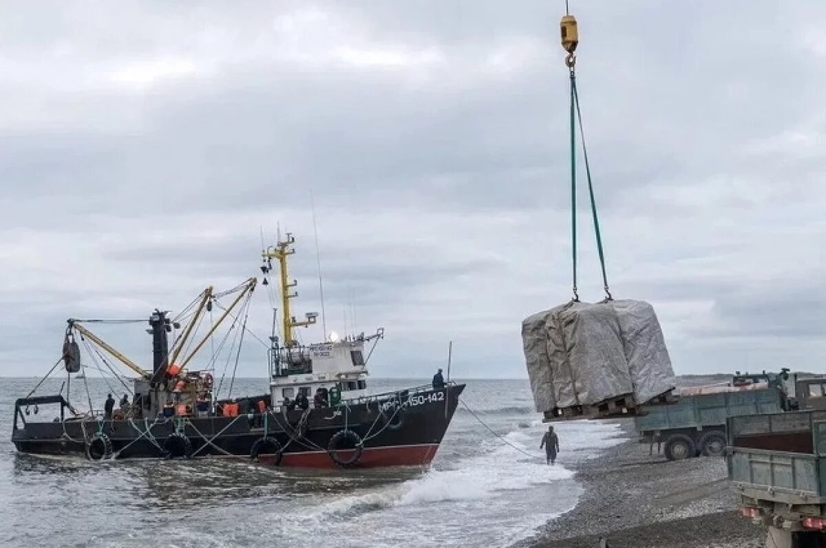    Если у рыбопромышленников будут только долговые обязательства перед банками, то о выделении средств на развитие отрасли, улучшение условий труда можно будет забыть.