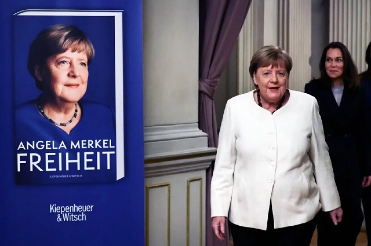    Бывший канцлер Ангела Меркель на презентации своих мемуаров под названием «Свобода: Воспоминания 1954–2021».