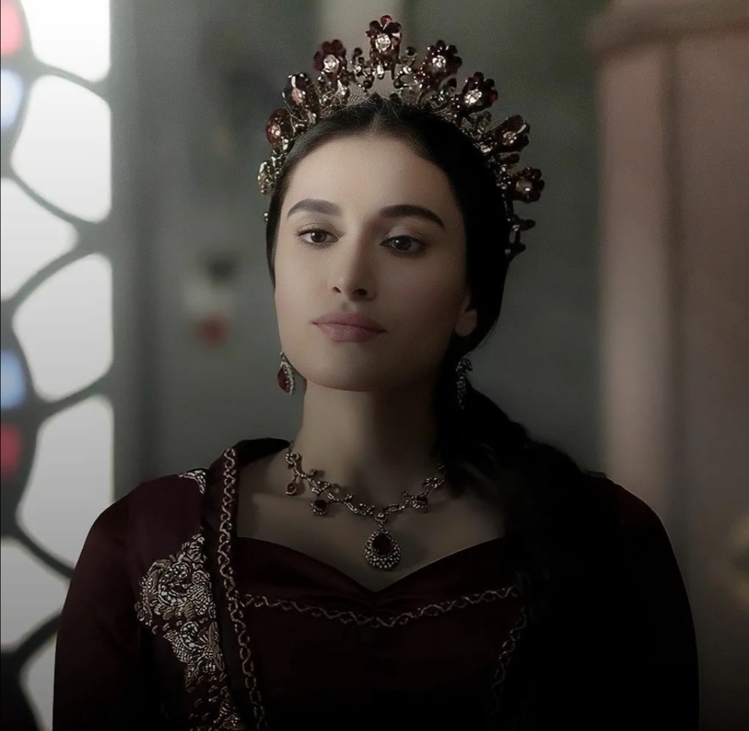 Валиде Турхан. 