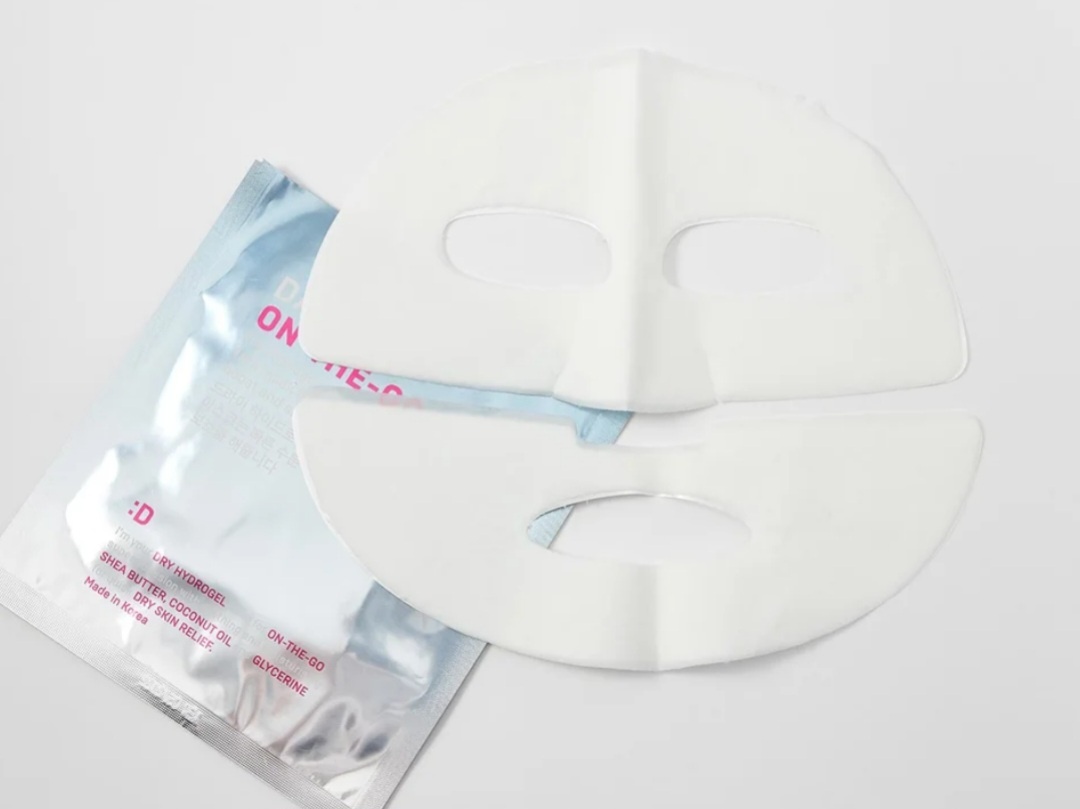 Цену пишу на момент публикации статьи: маска Orjena 48 руб, сухая маска Darling 180 руб