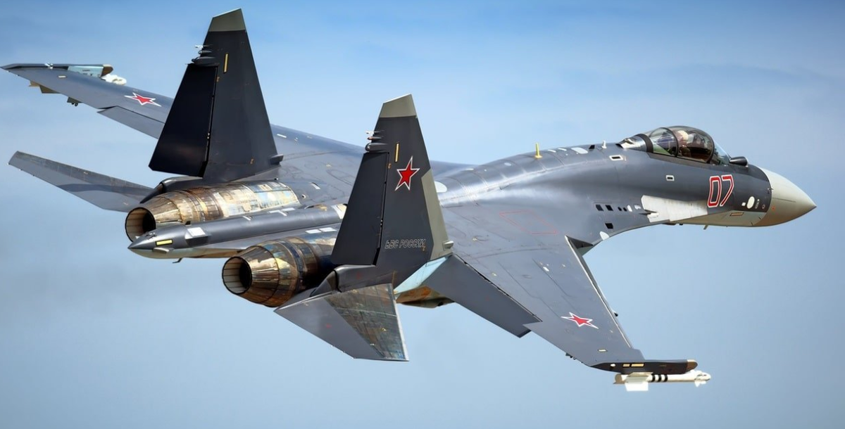 Су-35 это не только хороший самолёт, но и проверка на самостоятельность покупателя. Фото МО РФ