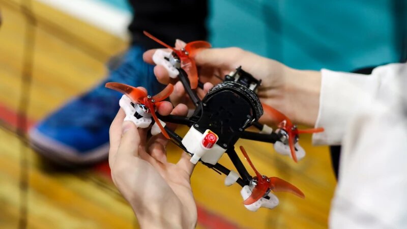     Региональные соревнования по дрон-рейсингу «РейсДрон» Фото: Никита Кихтев, пресс-служба АлтГУ