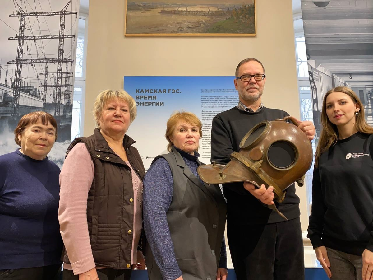 Сотрудники Дома-музея Н.Г.Славянова готовятся к выставке