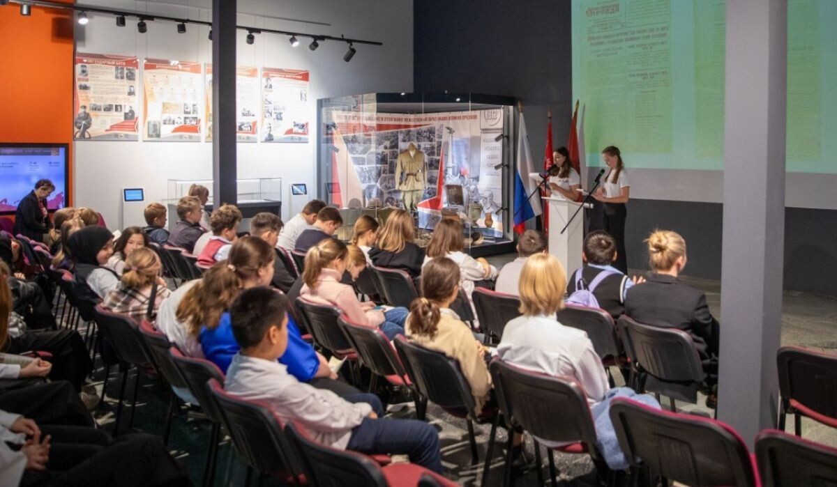     Урок для школьников в Музее Победы Источник: victorymuseum.ru Автор фото: Пресс-служба Музея Победы