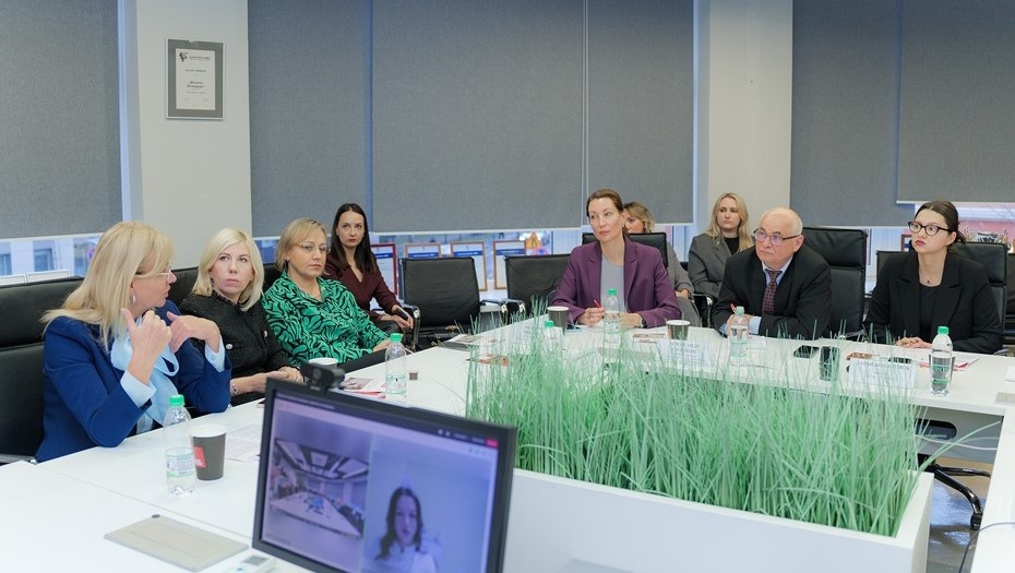    Круглый стол "Женское здоровье: укрепить и сохранить" Автор фото: Валентин Беликов