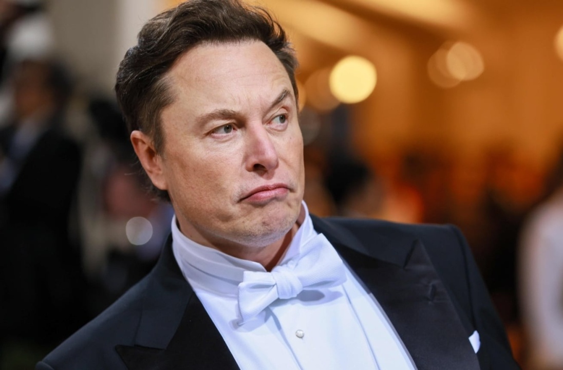    Маск назвал ненормальным запрос Байдена о помощи Украине в миллиарды долларов