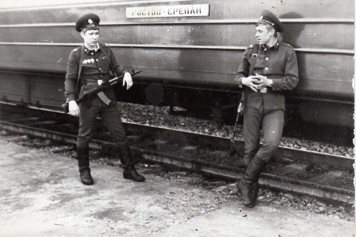 тоже погранцы...