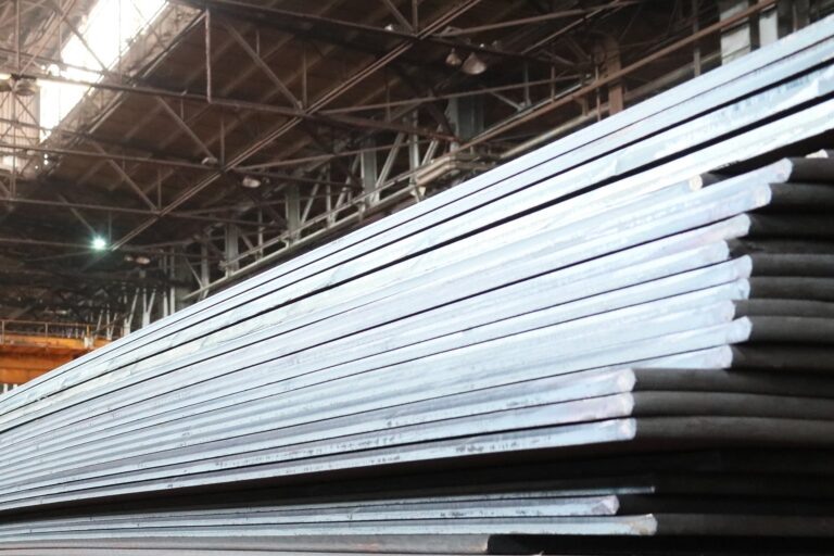    Уральская Сталь — Дипломант Всероссийского конкурса «100 лучших товаров России» Андрей Севостьянов