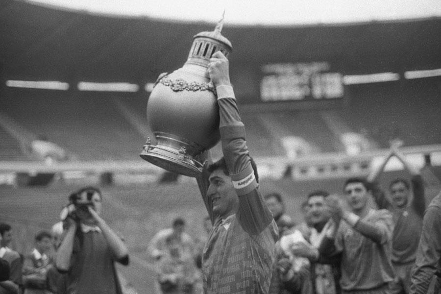 Г. Ахаладзе / РИА Новости📷Капитан тбилисской команды «Динамо» Михаил Кавелашвили на финале Кубка Грузии, 1993 год