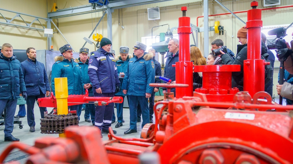    Глава МЧС оценил возможности спасательных формирований Югры