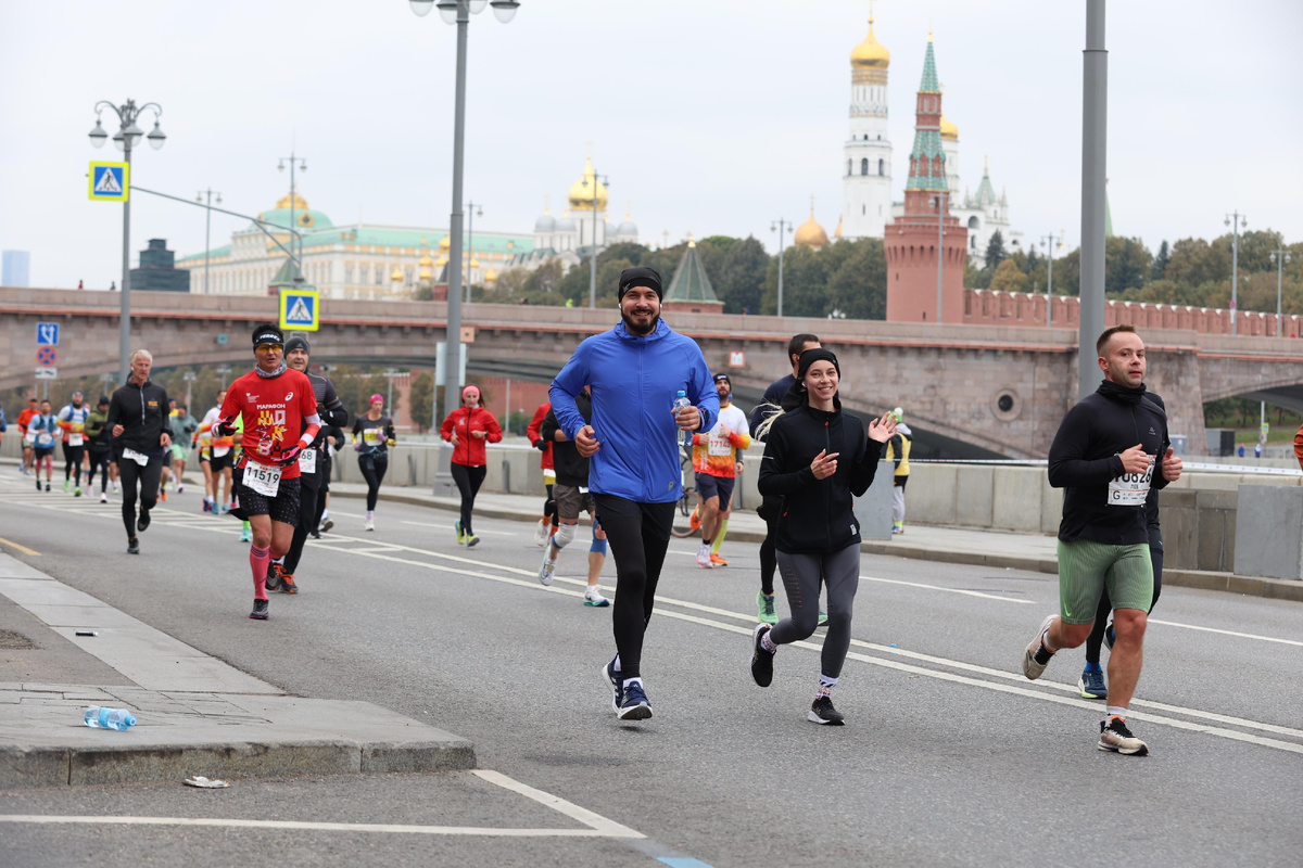 Когда бежал свой первый марафон, то переживал за столкновение с марафонской стеной.