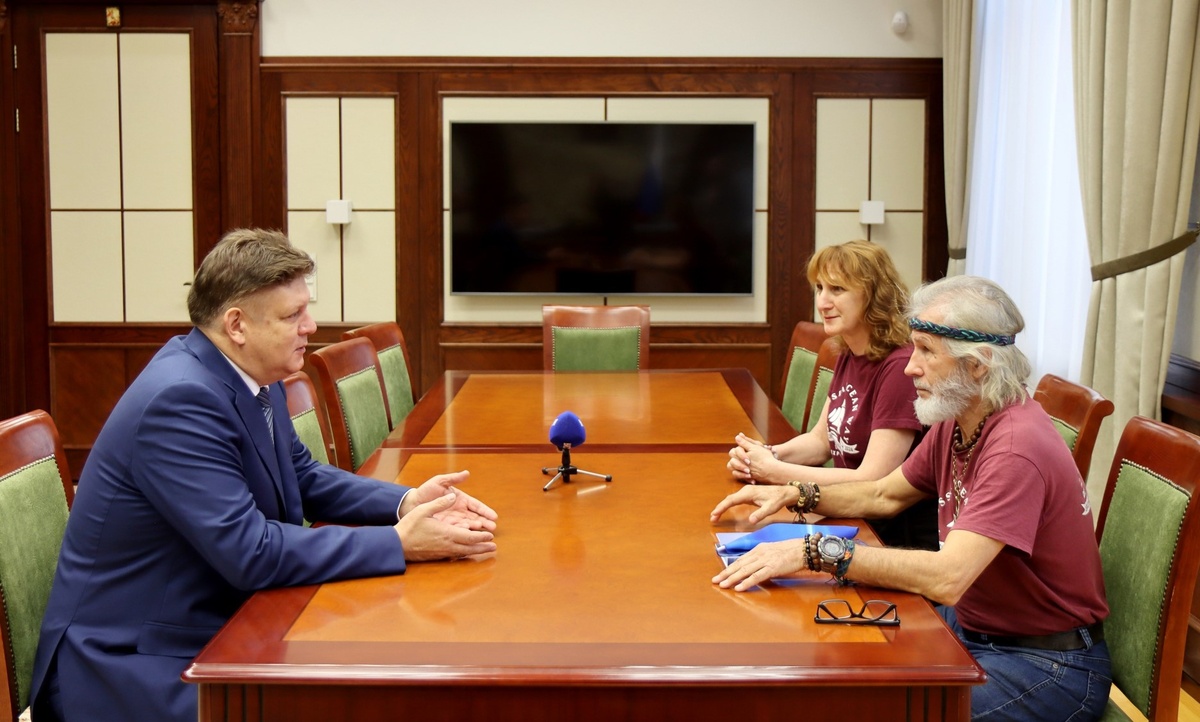     Анатолий Серышев встретился с участниками кругосветной экспедиции